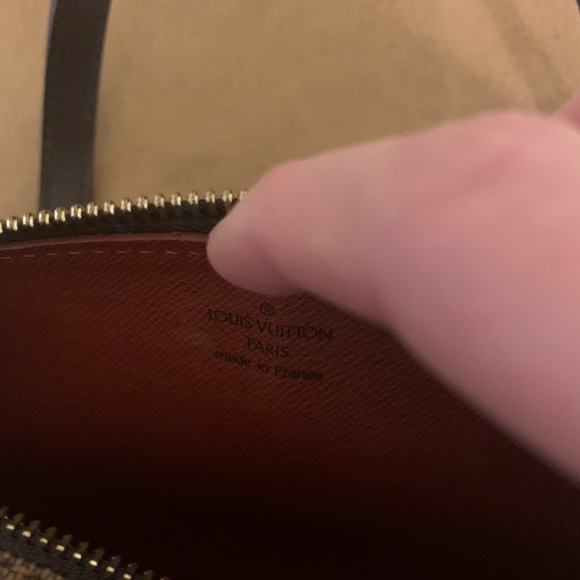 Authentic Louis Vuitton Papillon 26 in Damier - Picture 14 of 15